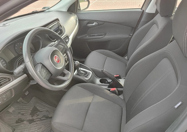 Fiat Tipo cena 48500 przebieg: 27300, rok produkcji 2018 z Leśnica małe 211